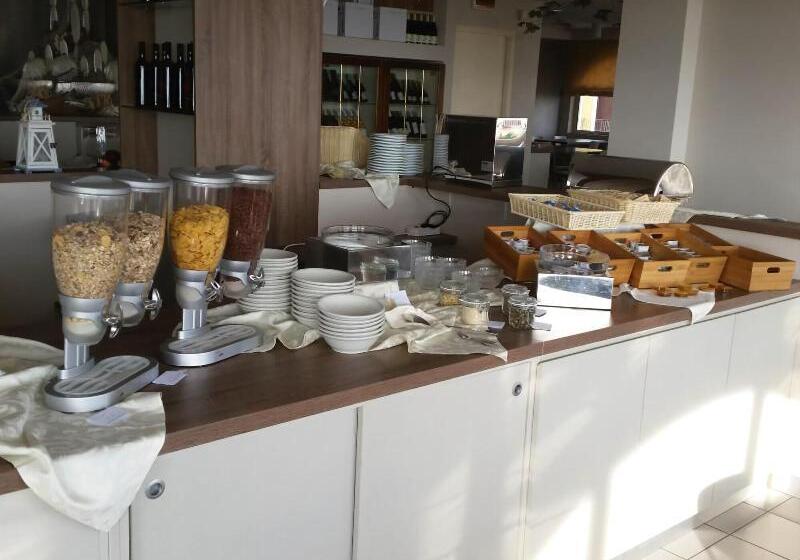 فندق Alexandra   Beach Front  Xxl Breakfast & Brunch Until 12 30pm