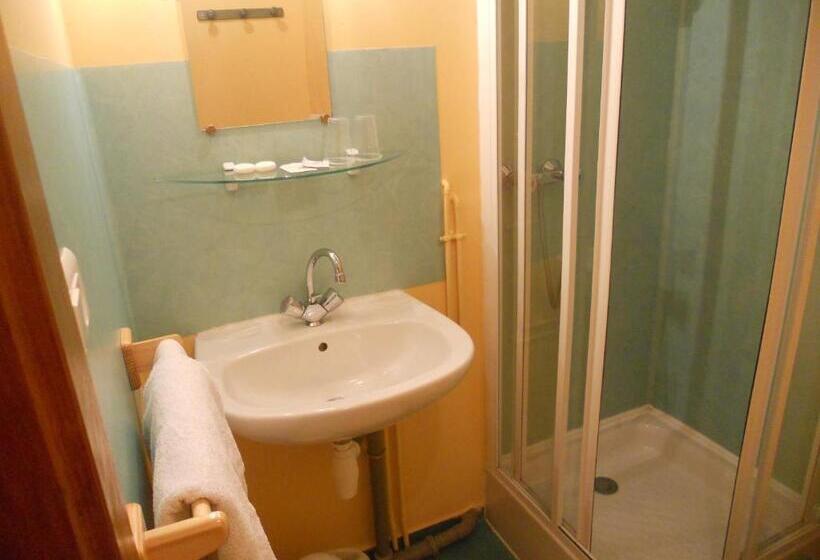 酒店 Auberge Du Saut Des Cuves