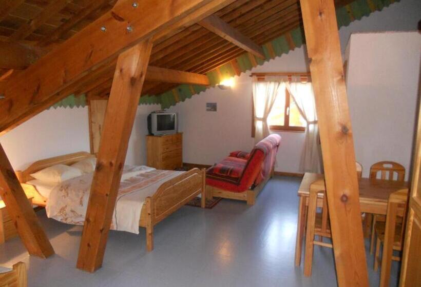 酒店 Auberge Du Saut Des Cuves