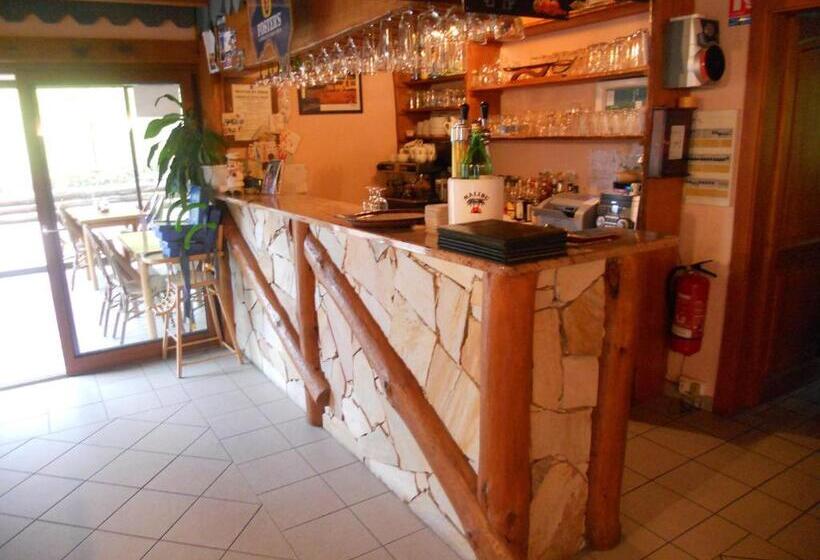 酒店 Auberge Du Saut Des Cuves