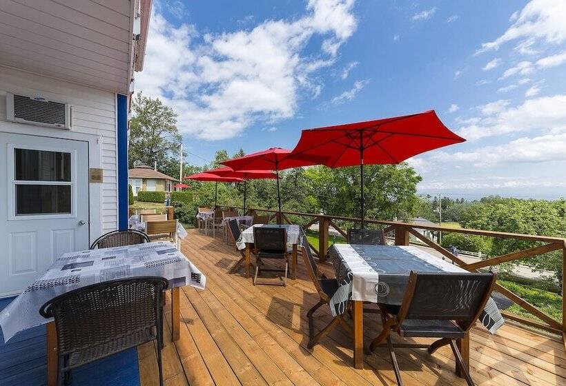 Отель Auberge Fleurs De Lune