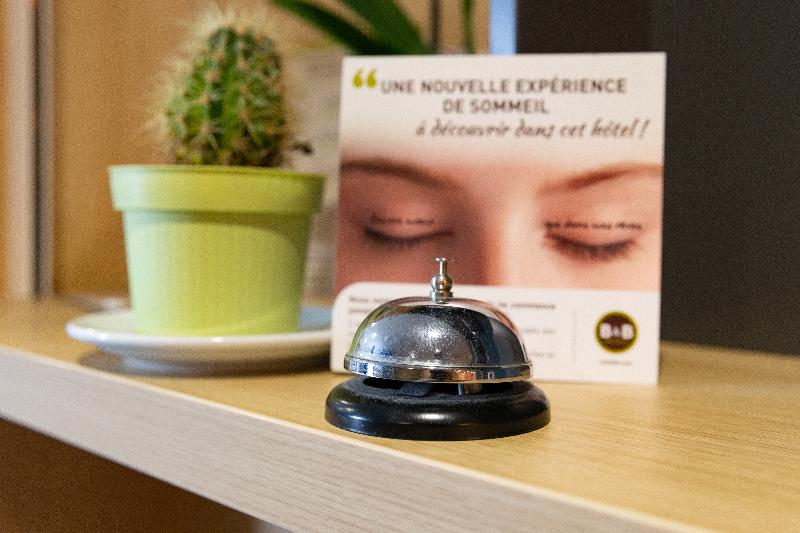 هتل B&b Hôtel Angers Parc Expos