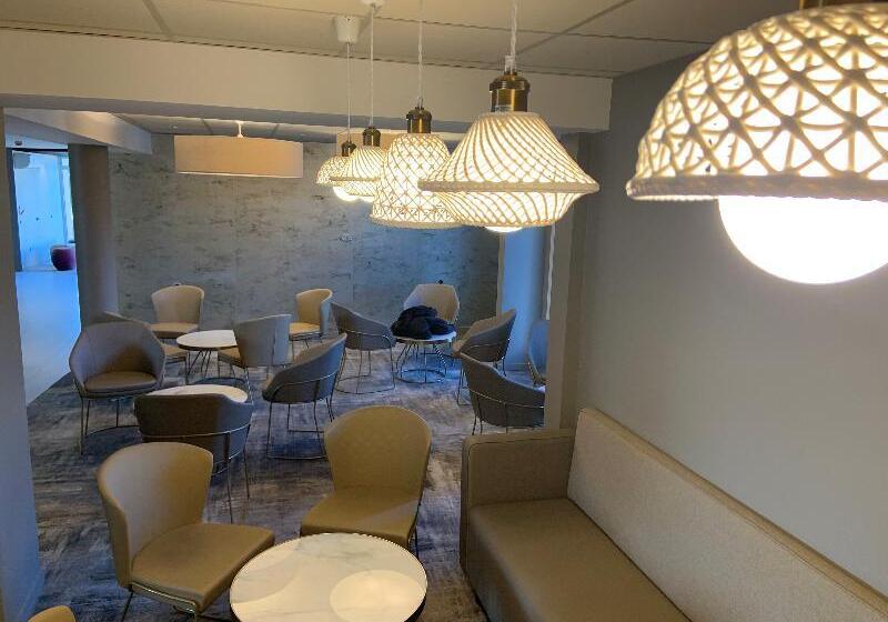 Brit Hotel Orléans St Jean De Braye   L Antarès