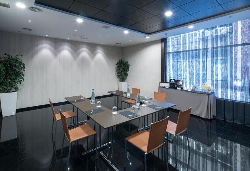 Отель Catalonia Rigoletto