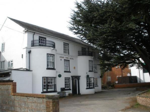 בית מלון כפרי Cedar Tree