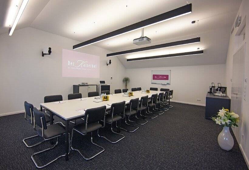 Отель Der Kaiserhof Ried