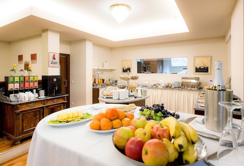 ホテル Der Kaiserhof Ried