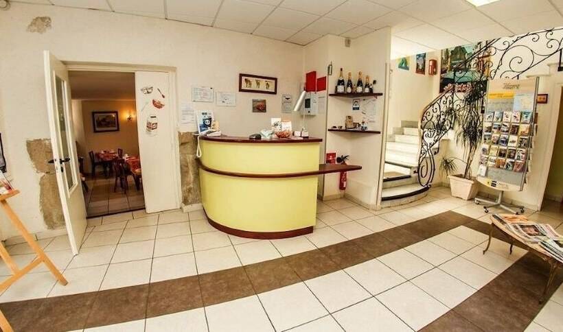 Отель Du Cheval Blanc