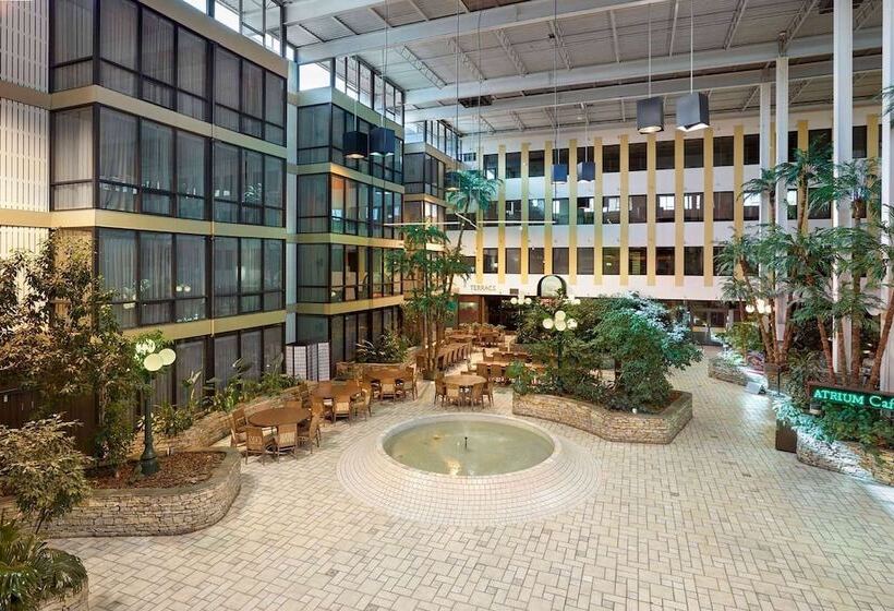 Wyndham Edmonton Hotel And Conference Centre