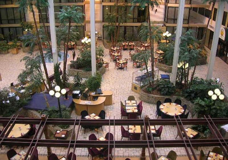 Wyndham Edmonton Hotel And Conference Centre