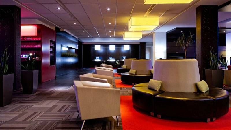 فندق Four Points By Sheraton Levis Convention Centre
