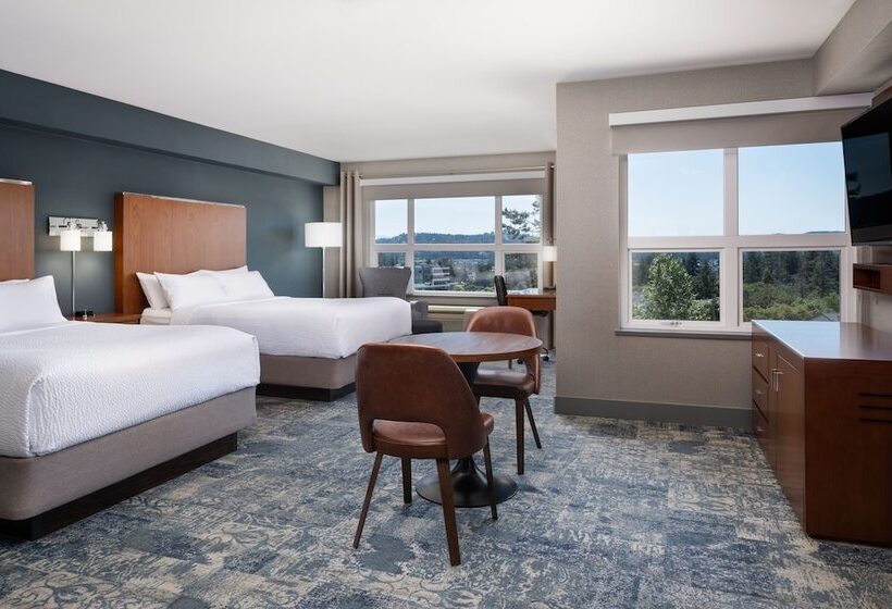 Отель Four Points By Sheraton Victoria Gateway