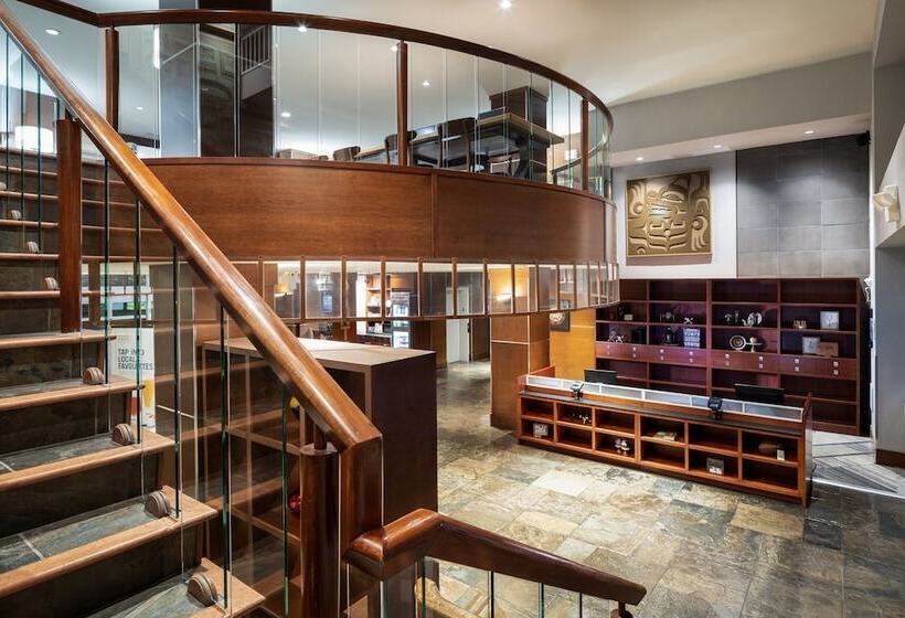 Отель Four Points By Sheraton Victoria Gateway