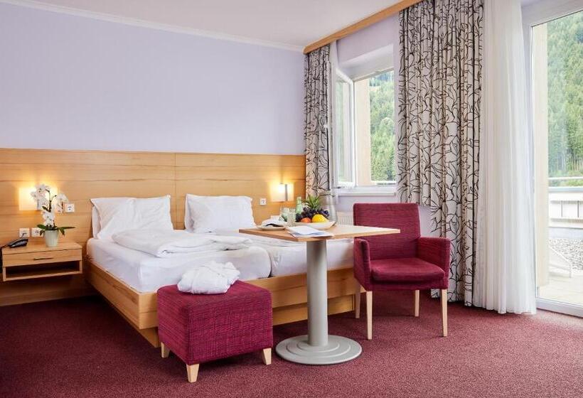 בית מלון כפרי Gesundheitsresort Bad St. Leonhard