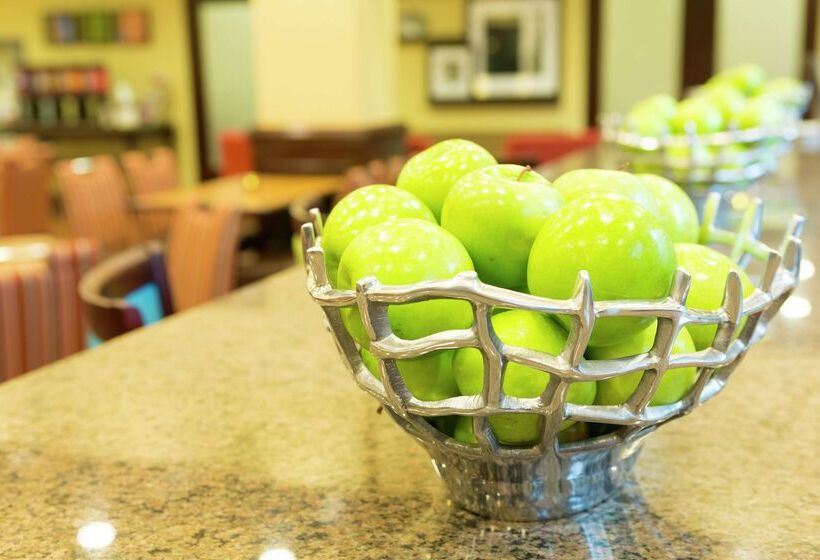 فندق Hampton Inn & Suites Asheville Airport