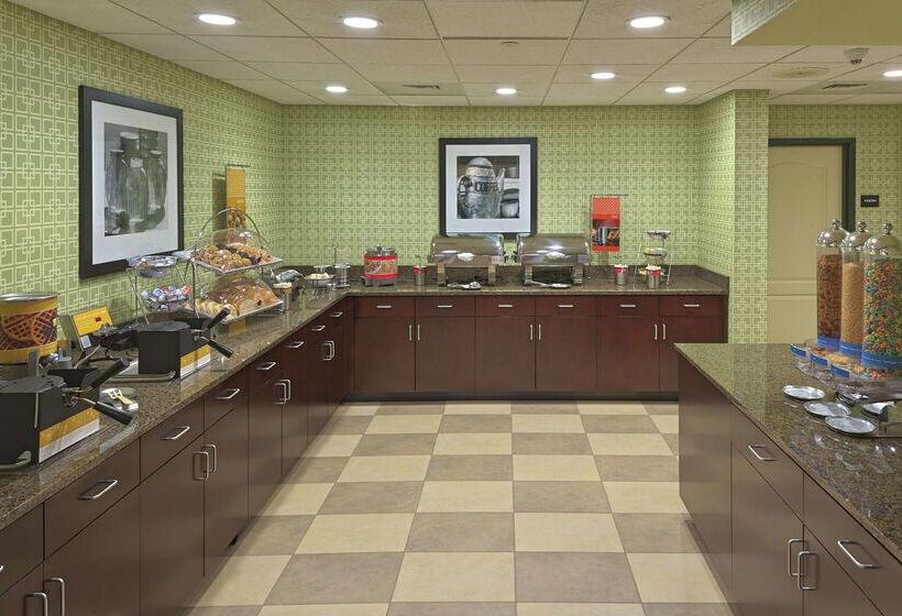 فندق Hampton Inn & Suites Asheville Airport