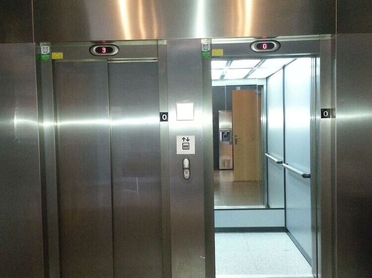 Отель Holiday Inn Express Vitoria, An Ihg