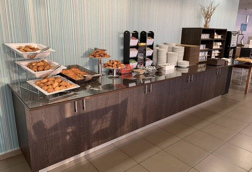 Отель Holiday Inn Express Vitoria, An Ihg