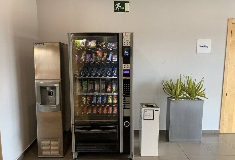 Отель Holiday Inn Express Vitoria, An Ihg