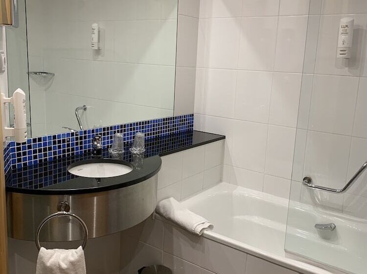 Отель Holiday Inn Express Vitoria, An Ihg