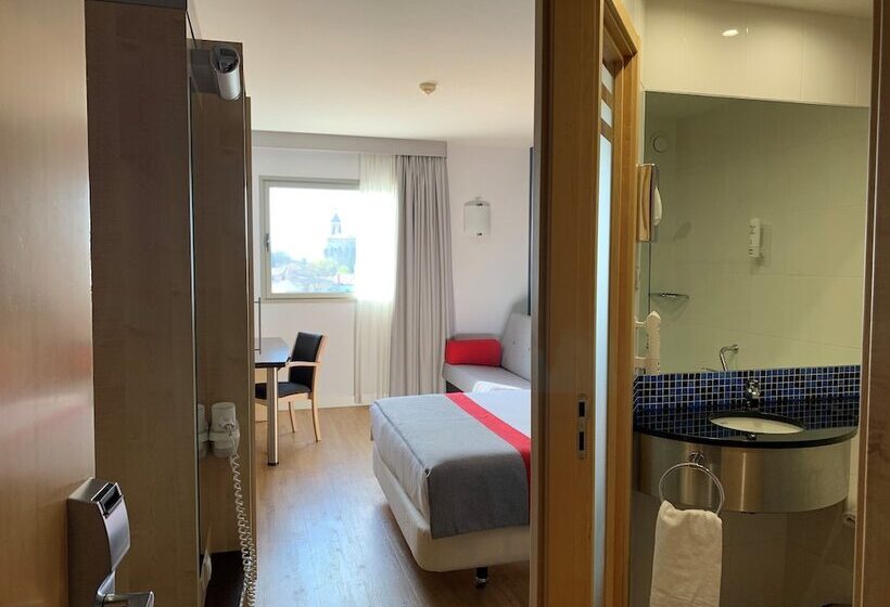 فندق Holiday Inn Express Vitoria, An Ihg