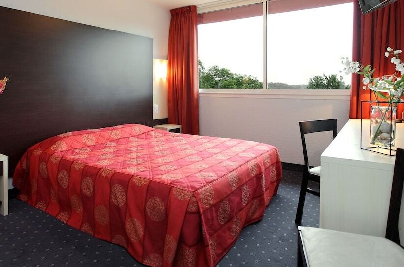 فندق Hôtel Le Clos Roussillon