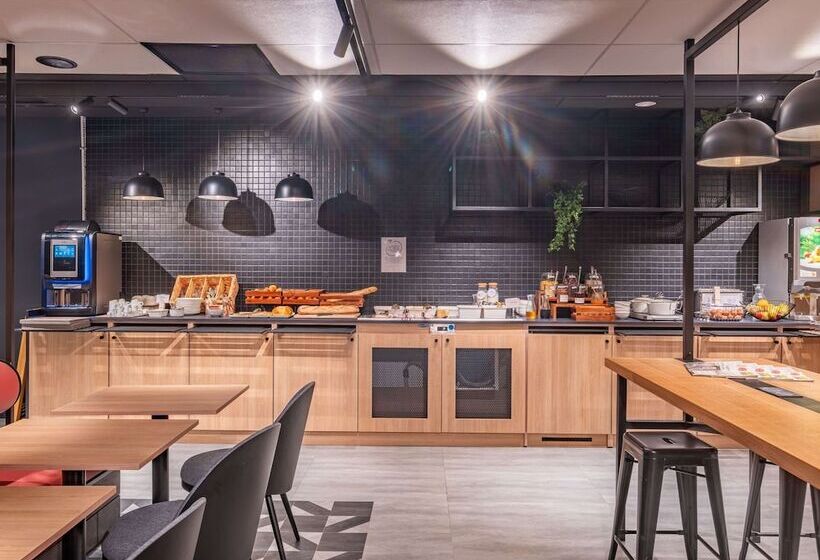 בית מלון כפרי Ibis Nantes Treillières