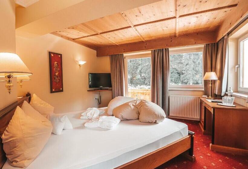 בית מלון כפרי Kristall   Adults Only