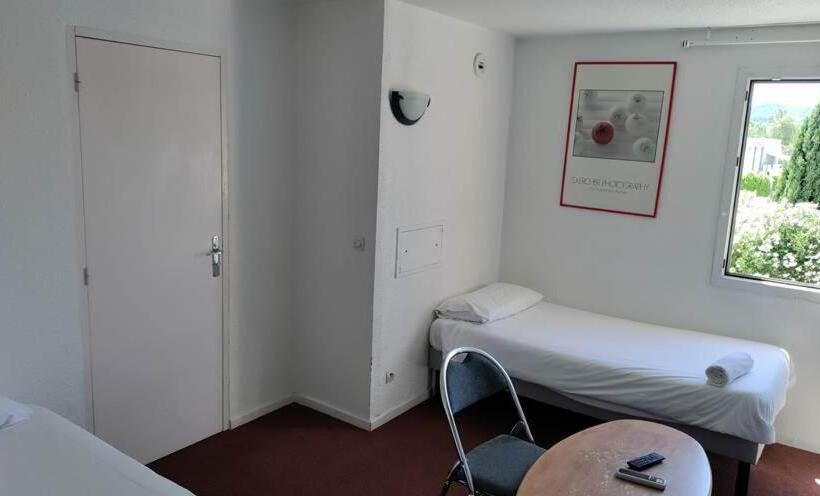 בית מלון כפרי L Escale D Alès