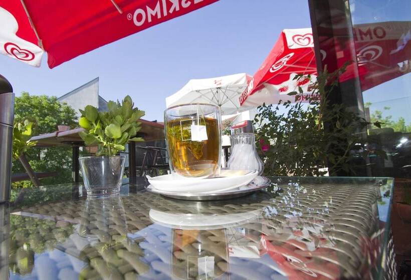 ホテル Lava Inn   24 H Check In   Nähe Lkh, Landeskrankenhaus, Feldbach