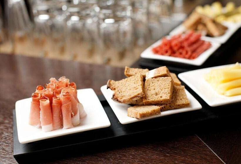 ホテル Lava Inn   24 H Check In   Nähe Lkh, Landeskrankenhaus, Feldbach