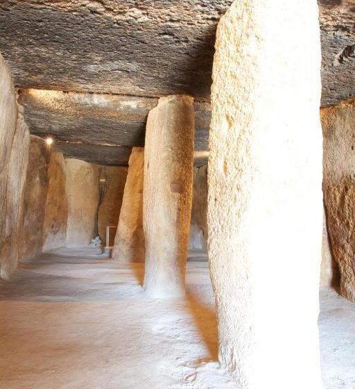 Отель Los Dolmenes