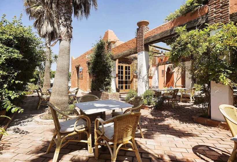 Отель Madreselva Grupo Califa