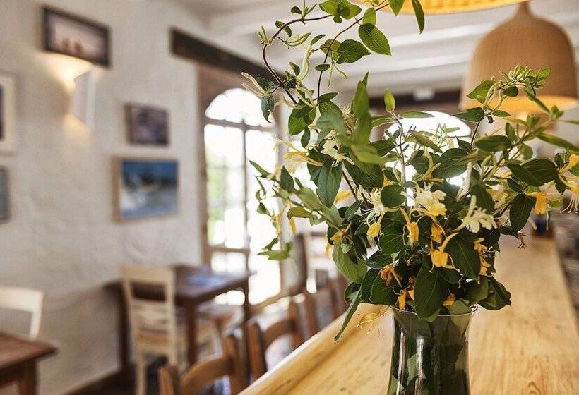 Отель Madreselva Grupo Califa