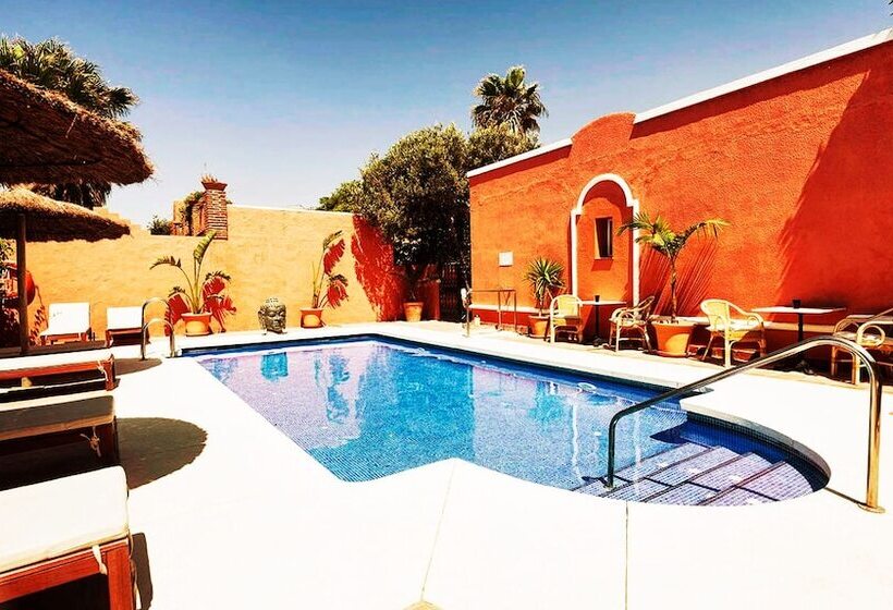 Отель Madreselva Grupo Califa