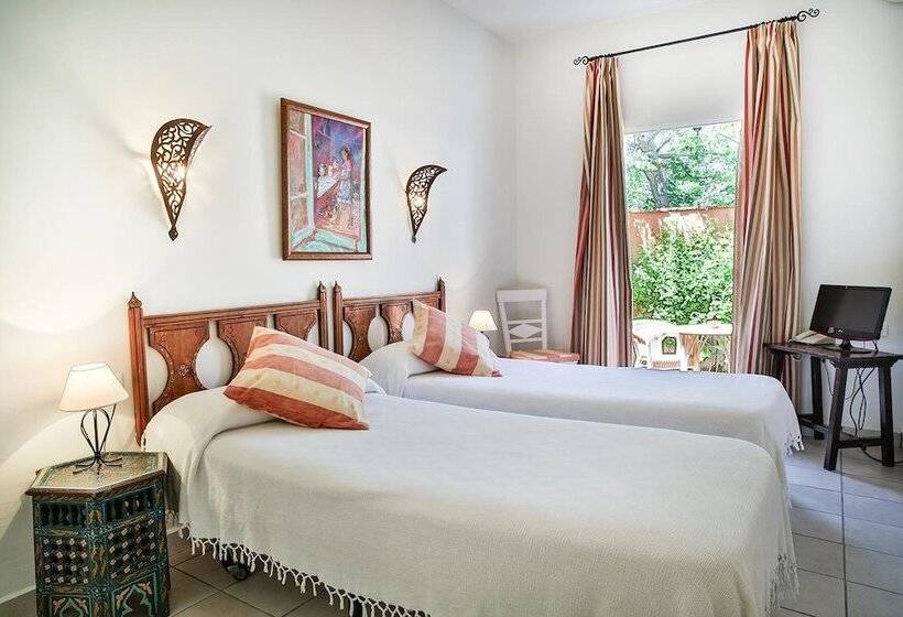 Отель Madreselva Grupo Califa