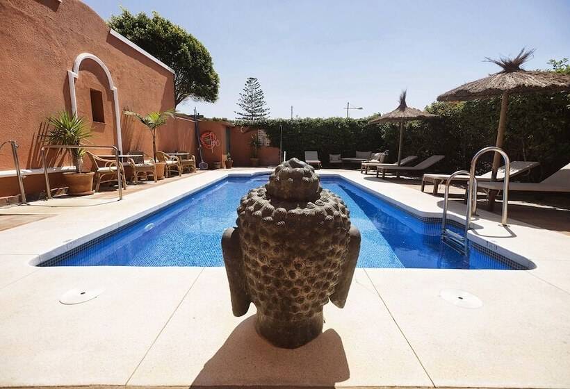 Отель Madreselva Grupo Califa