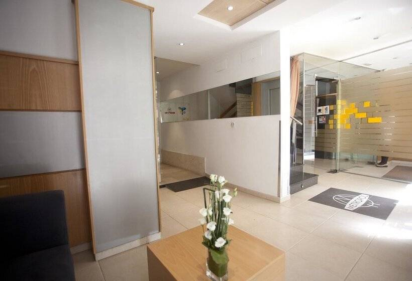 호텔 Metropol By Carris