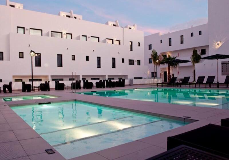 ホテル Migjorn Ibiza Suites & Spa