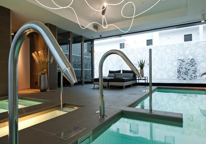 ホテル Migjorn Ibiza Suites & Spa