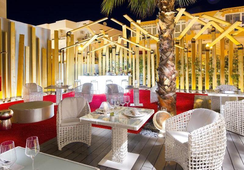 ホテル Migjorn Ibiza Suites & Spa