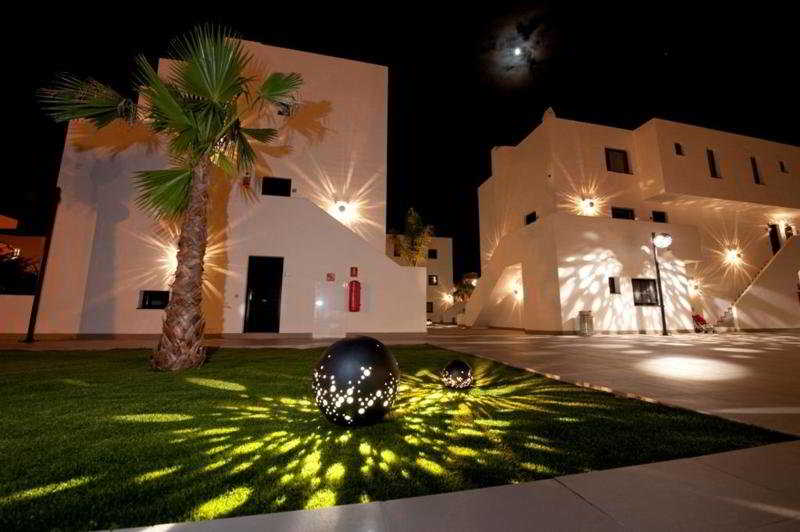 ホテル Migjorn Ibiza Suites & Spa