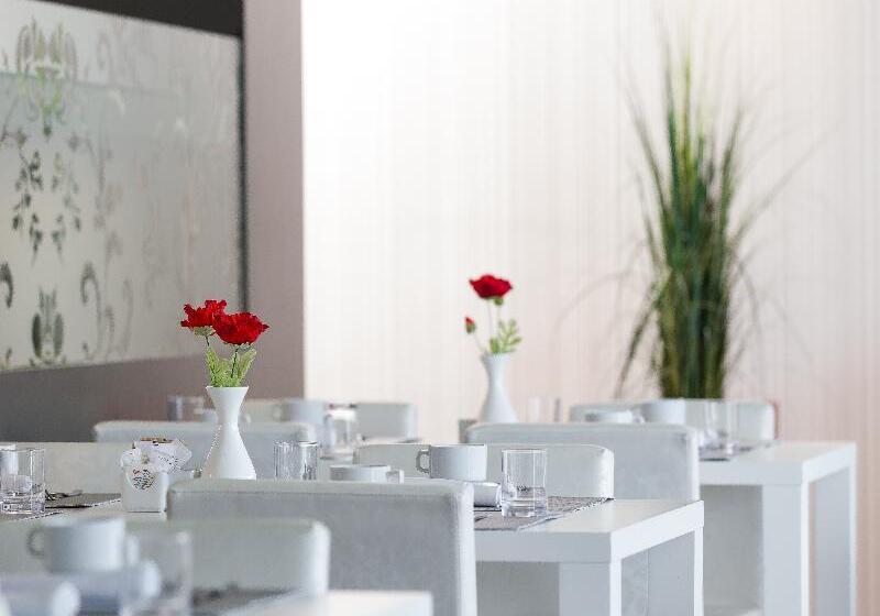 ホテル Migjorn Ibiza Suites & Spa