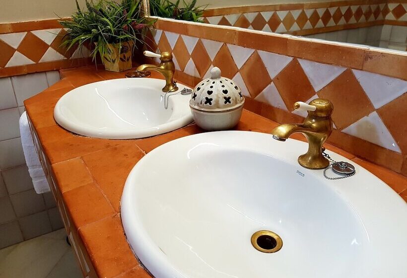 هتل Palacio Cobertizo De Santa Ines