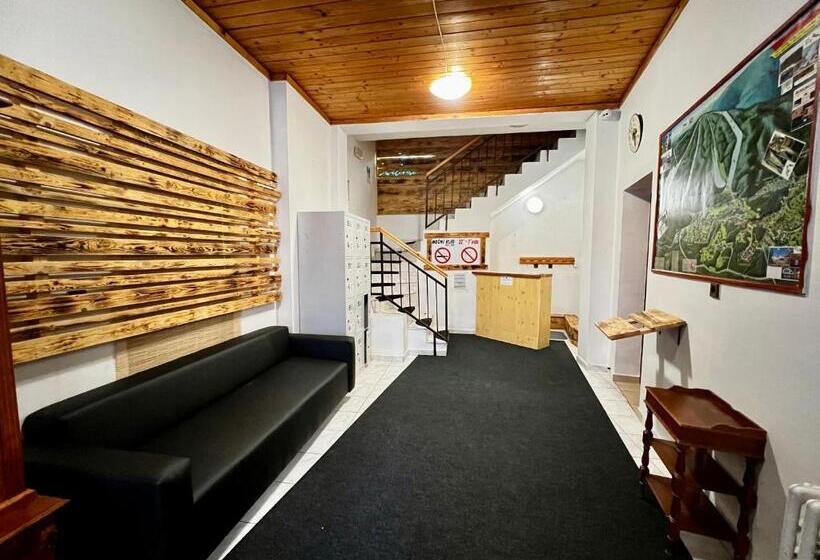 فندق Pension Mona