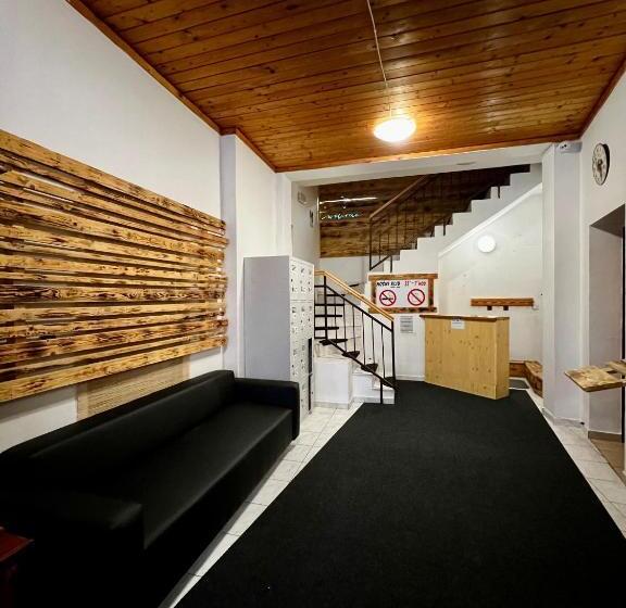 فندق Pension Mona