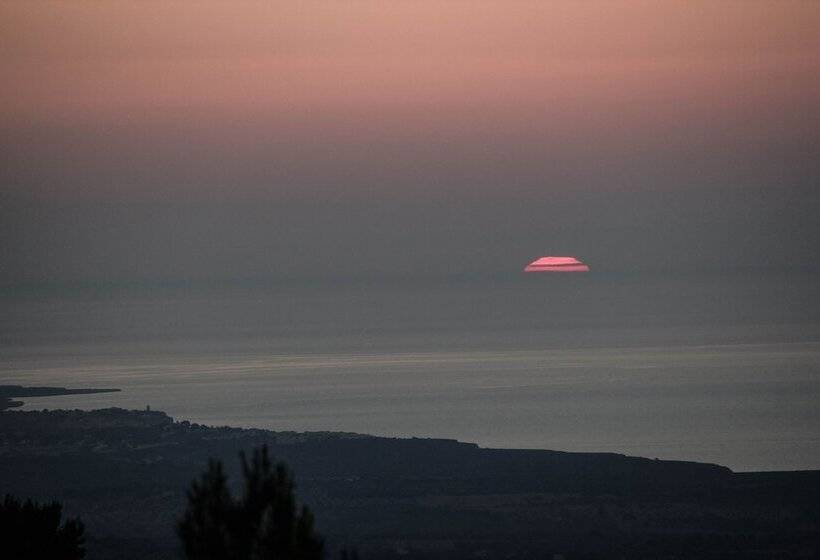 Petit Hotel Hostatgeria Sant Salvador