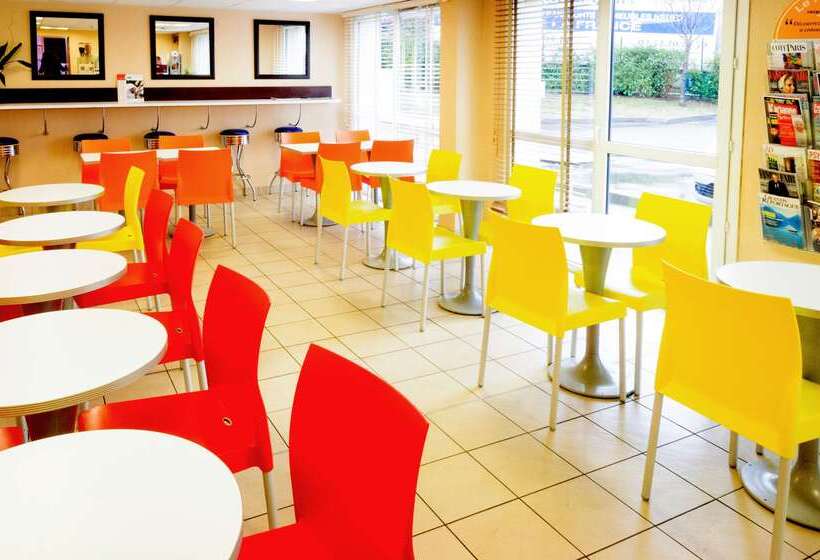 בית מלון כפרי Premiere Classe Annemasse  Ville La Grand