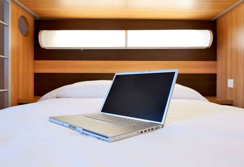 בית מלון כפרי Premiere Classe Annemasse  Ville La Grand