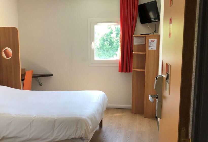 בית מלון כפרי Premiere Classe Annemasse  Ville La Grand